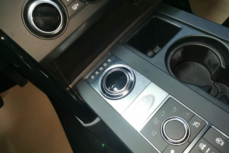 Used Land Rover Discovery 2019 3.0 SC V6 SE
