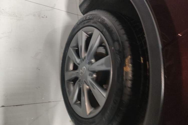 Used Infiniti QX50 2015 2.5L Enjoyment Edition Right Rear Wheel Hub