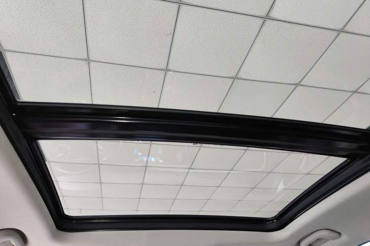 Used Buick Envision 2018 20T Two-Wheel-Drive Elite Model
