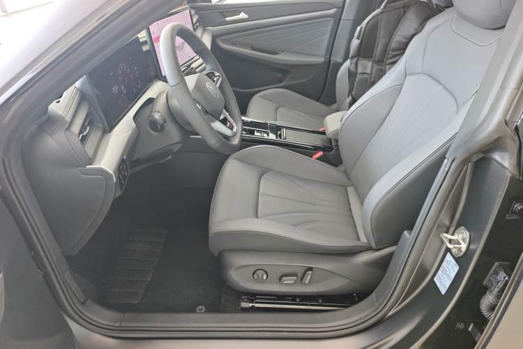 Used Volkswagen Lamando 2026 Lavida L GTS 380TSI Lingfeng Millionth Anniversary Edition Left Front Seat