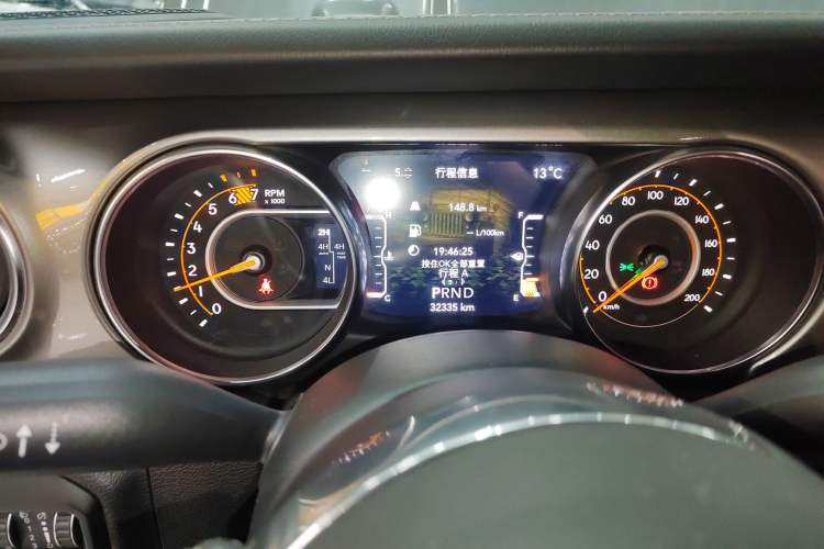 Used Jeep Wrangler 2019 2.0T Sahara Two-Door Version China VI Emission Standard
