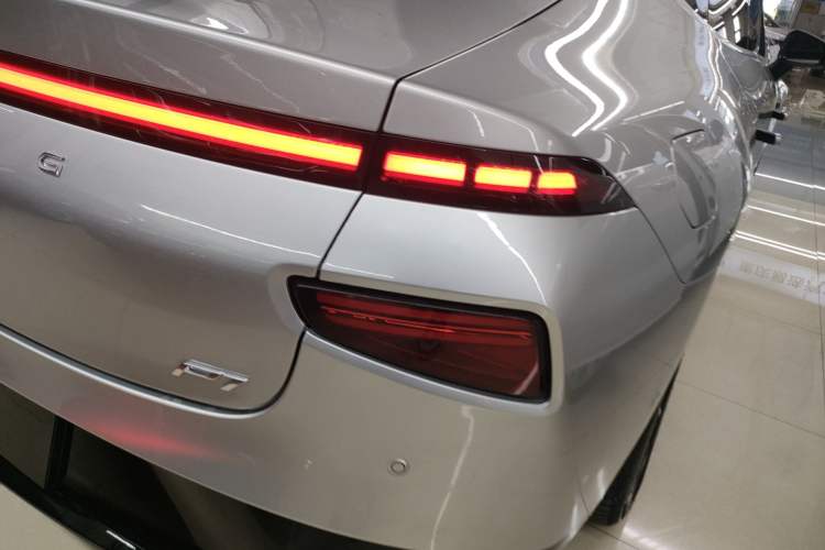 Used XPeng P7 2022 625E Right Rear Taillight