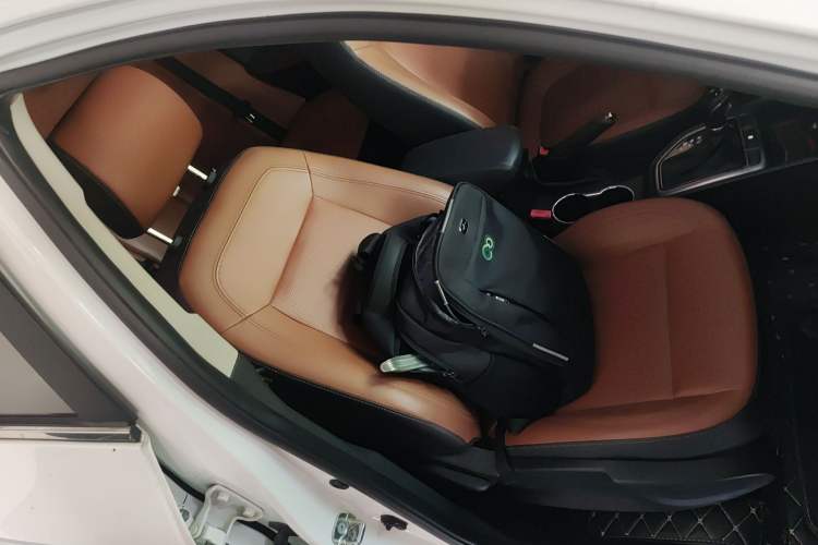 Used CHANGAN Eado 2016 1.6L GDI Automatic JingShang Model Right Front Seat