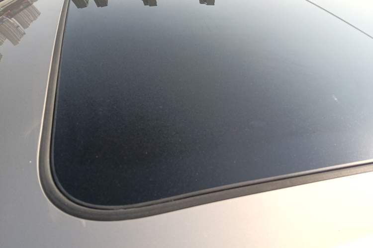 Used Volkswagen T-ROC 2021 280TSI DSG Two-Wheel Drive Elite Connect Edition Roof