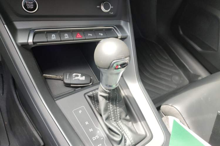 Used Audi Q3 2024 35 TFSI Fashion Dynamic Edition Gear Lever