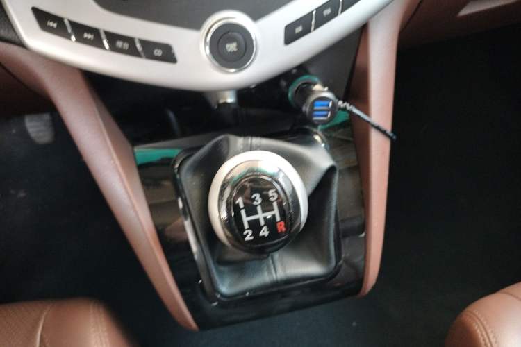 Used BYD S6 2014 2.0L Manual Luxury 5-Seater
