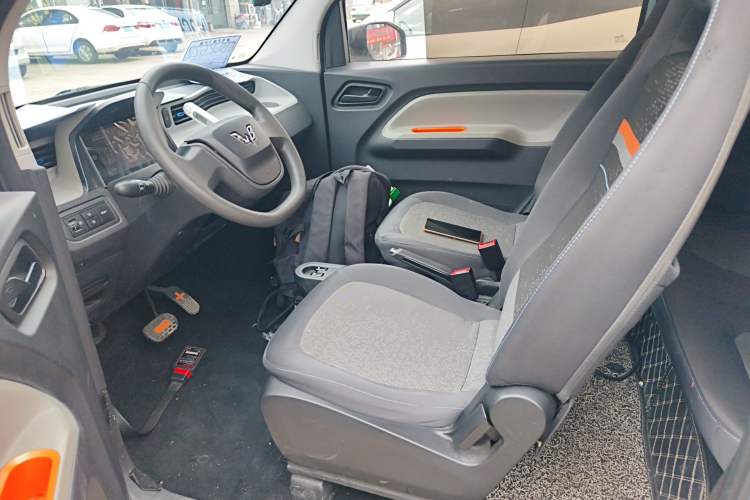 Used Wuling Hongguang MINIEV 2022 Zizai Version Lithium Iron Phosphate Left Front Seat
