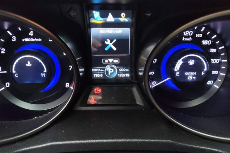 Used CHANGAN CS75 2016 1.8T Automatic Elite Model China V Standard
