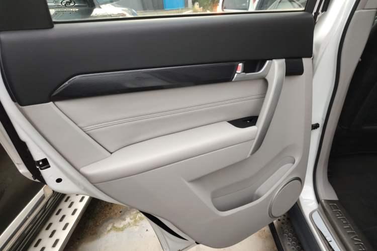 Used Chevrolet Captiva 2015 2.4L Two-Wheel Drive Urban Version 5 Seats