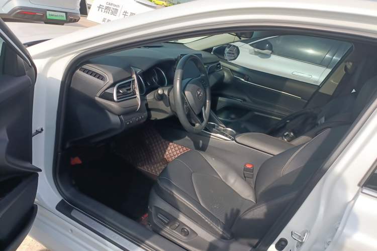 Used Toyota Camry 2021 2.0G Luxury Edition Driver Seat