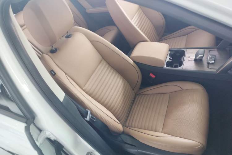 Used Land Rover Discovery Sport 2024 Performance Tech Edition Right Front Seat