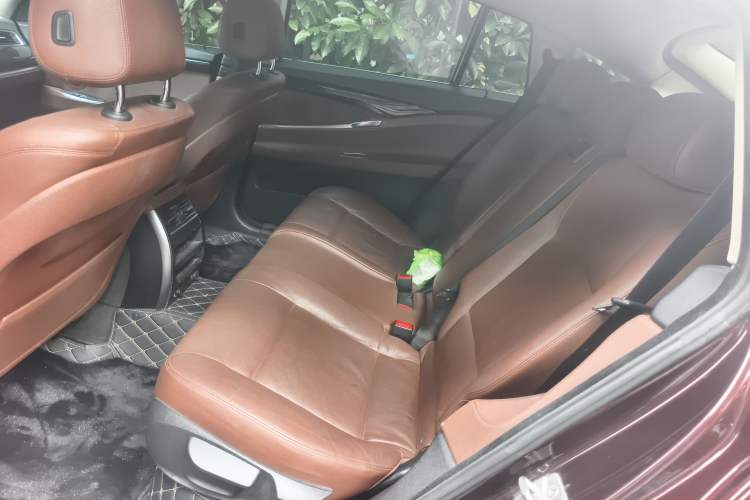 Used BMW 5 Series GT 2015 528i Leading Model
