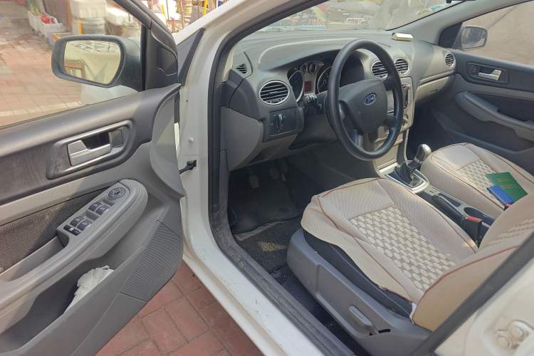 Used Ford Focus 2013 Hatchback Classic 1.8L Manual Base Model