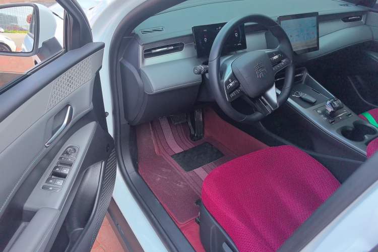 Used BYD Qin PLUS 2025 DM-i Smart Drive 55KM Leading Model
