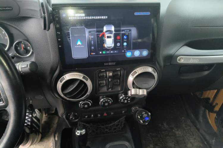 Used Jeep Wrangler 2013 3.6L Sahara Four-Door Edition
