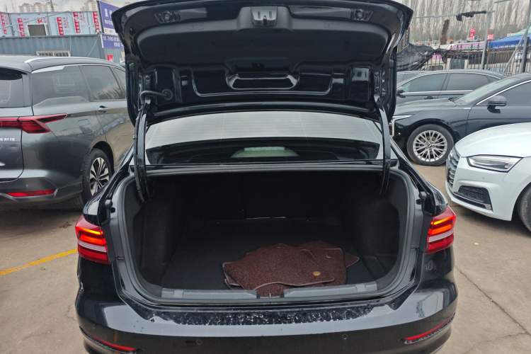 Used Volkswagen Lavida 2022 1.5L Automatic Vision Edition