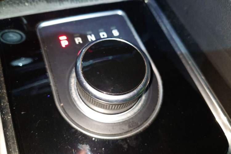 Used Jaguar F-PACE 2016 2.0T Two-Wheel-Drive R-Sport Sport Edition
