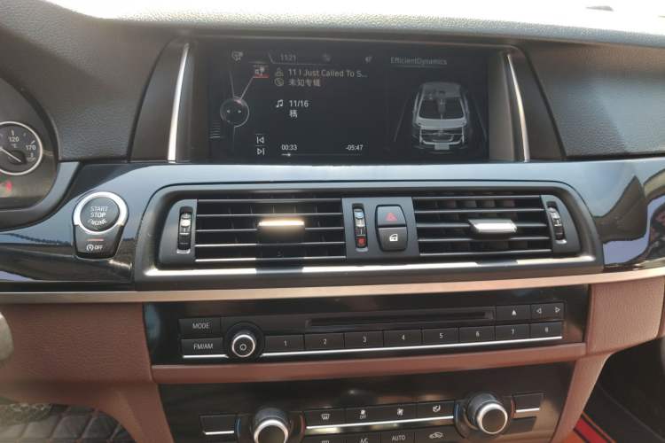 Used BMW 5 Series 2014 520Li Elegant Model
