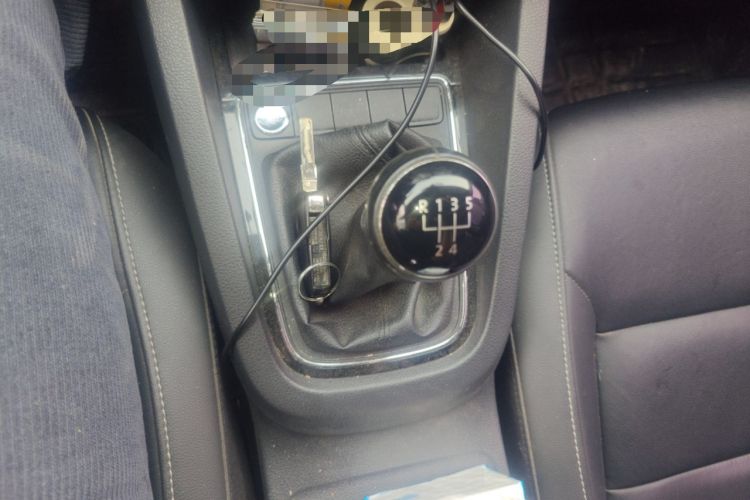 Used Volkswagen Sagitar 2017 1.6L Manual Comfort Model Gear Lever