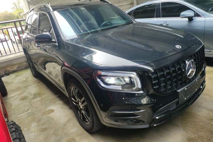 Used Mercedes-Benz GLB 2023 GLB 220 Sport Edition Front Right 45 Deg