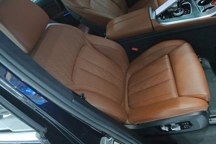 Used BMW X7 2019 xDrive40i Executive Model M Sport Package