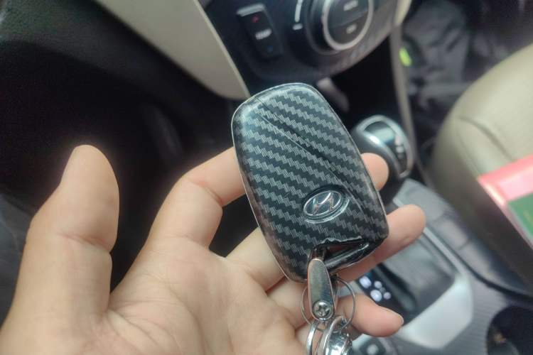 Used Hyundai Santa Fe 2013 2.4L Automatic Two-Wheel Drive Smart Version