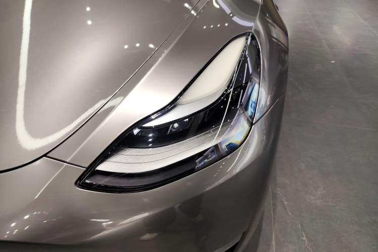 Used Tesla Model Y 2022 Long-Range All-Wheel-Drive Version