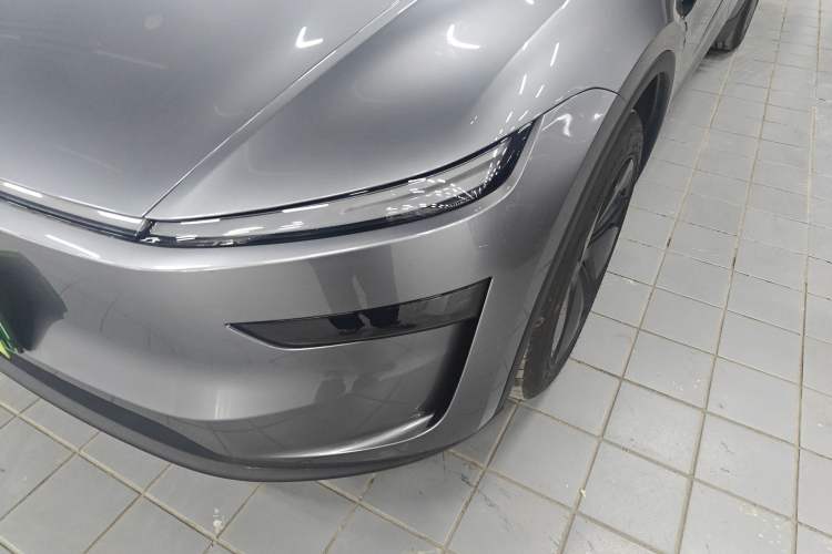 Used Tesla Model Y 2025 Rear-Wheel Drive First Edition Left Front Headlight