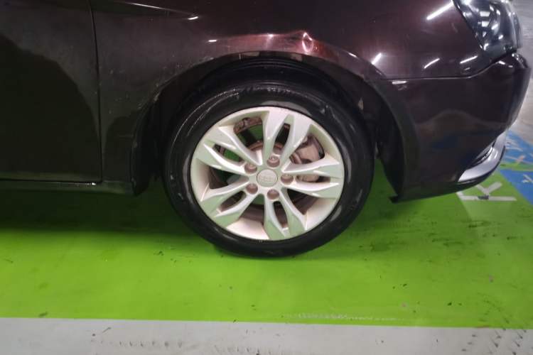 Used Geely Auto Emgrand 2014 Sedan 1.5L CVT Elite Model
