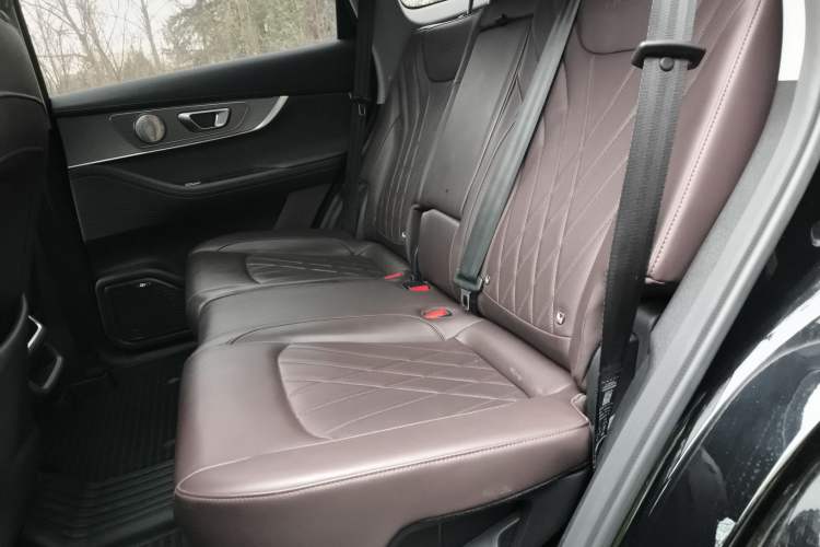 Used Chery Tiggo 8 PRO 2024 Champion Edition 390T Four-Wheel Drive Peak Version 5 Seats Left Rear Seat