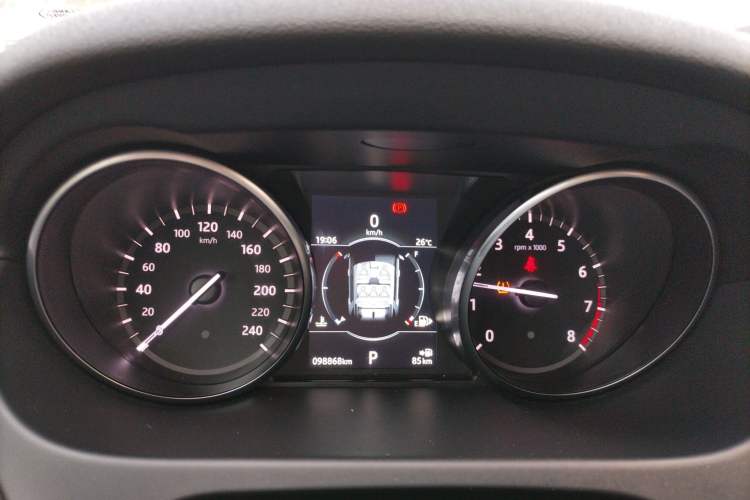 Used Land Rover Discovery Sport 2018 240 PS PURE Edition
