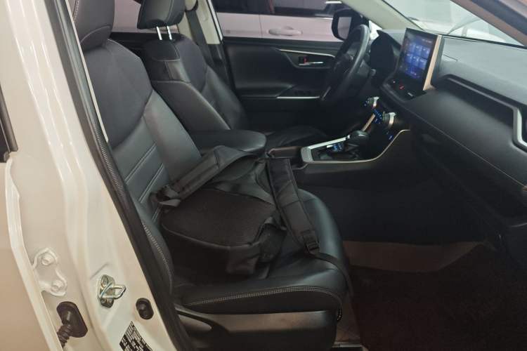 Used Toyota RAV4 2021 2.0L CVT 4x4 Style PLUS Edition
