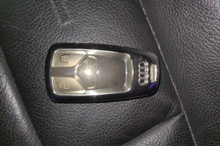 Used Audi A5 2017 Sportback 45 TFSI Fashion Model Vehicle Key