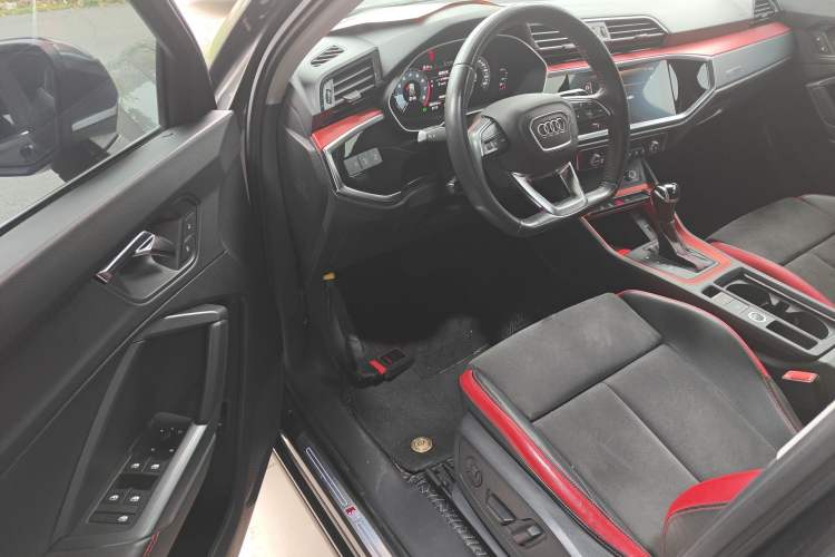 Used Audi Q3 2019 35 TFSI Fashion Dynamic Model
