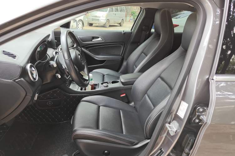 Used Mercedes-Benz GLA 2016 GLA 220 4MATIC Fashion Edition Left Front Seat