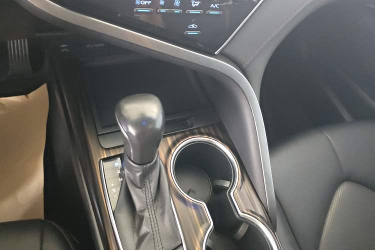 Used Toyota Camry 2018 2.0G Luxury Edition
