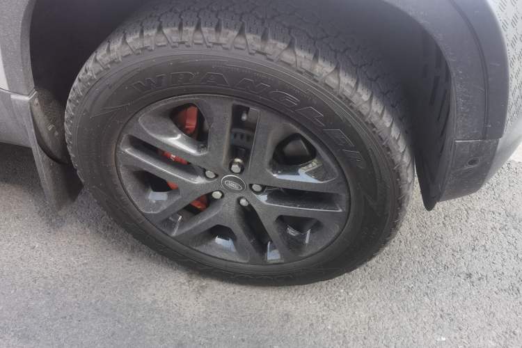 Used Land Rover Defender 2023 Facelift 110 3.0T P400 Dark Edition Right Front Wheel Hub