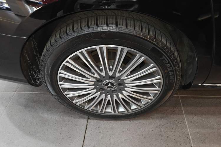 Used Mercedes-Benz E-Class 2023 Updated E 300 L Luxury Edition
