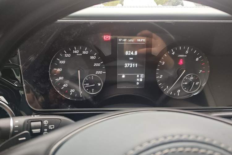 Used Mercedes-Benz Vito 2023 2.0T Business Version 7 Seats Instrument Cluster