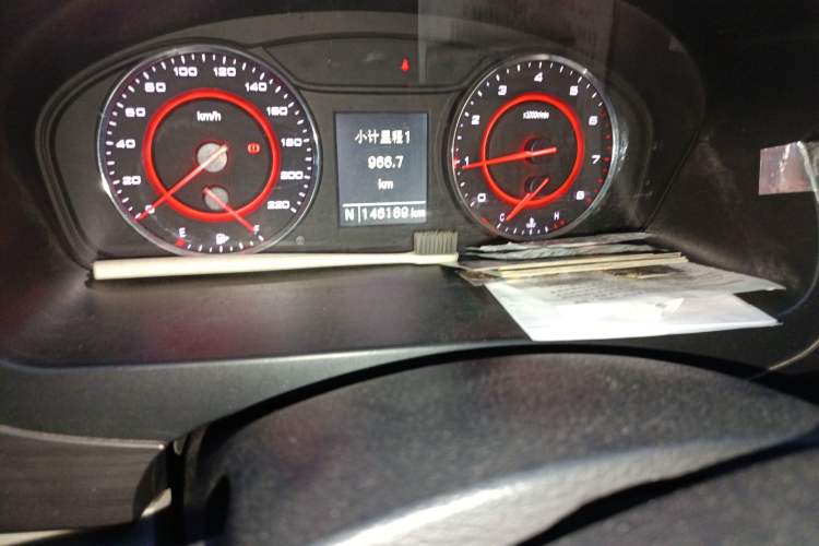 Used SAIC MAXUS G10 2018 PLUS 2.0T Automatic Smart Edition Odometer Close Up