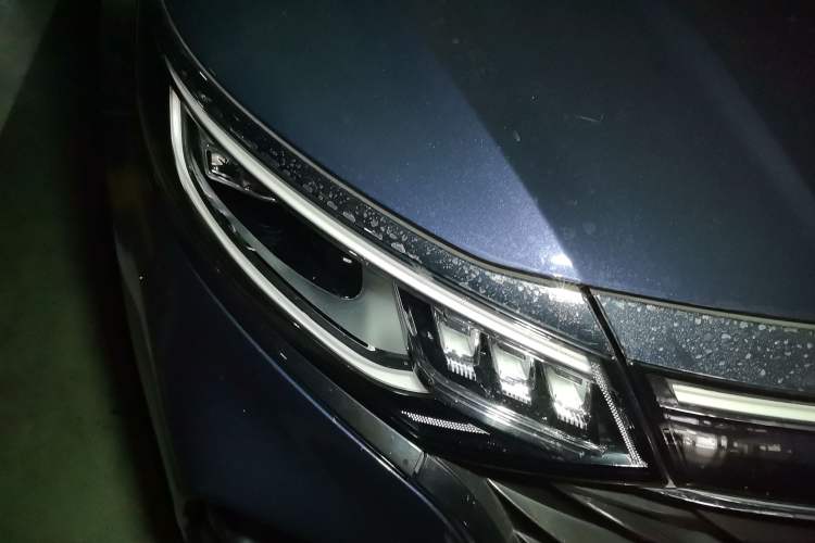 Used Roewe iMAX8 2021 400TGI Flagship Edition
