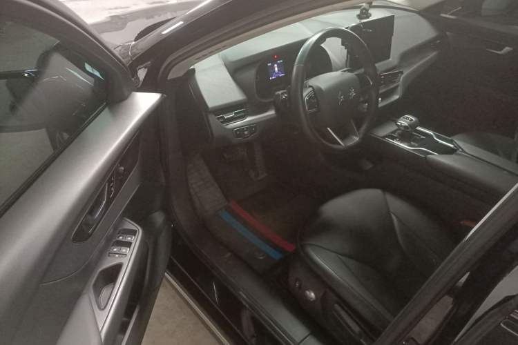 Used Hongqi E-QM5 2023 Revised Version Basic Travel Edition Driver Seat