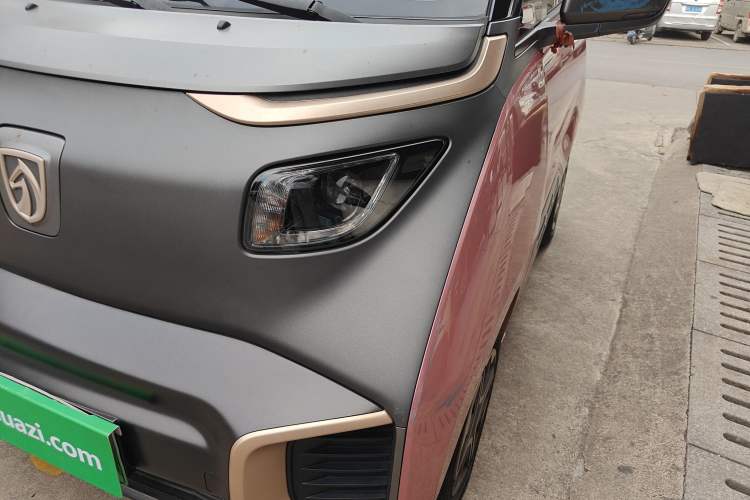 Used Baojun E200 2018 Intelligent Driving Edition Left Front Headlight