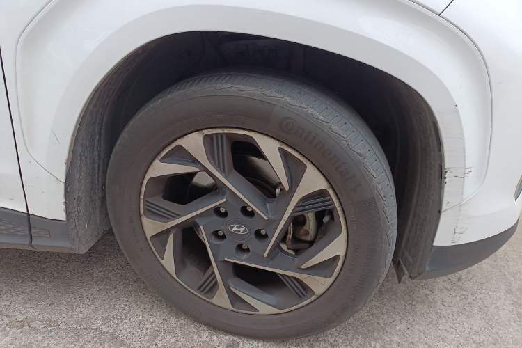 Used Hyundai Custo 2021 380TGDi Deluxe Edition DLX Right Front Wheel Hub