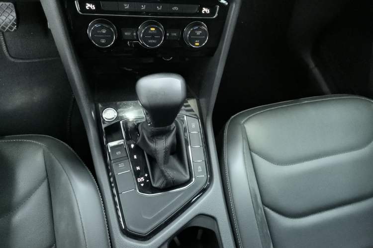 Used Volkswagen Tiguan L 2021 330TSI Automatic Two-Wheel Drive Smart Edition Gear Lever