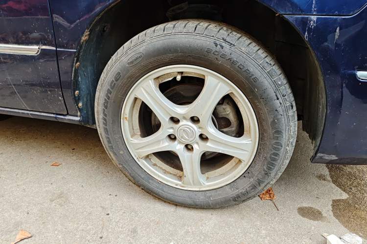 Used Dongfeng Shuaike 2011 1.6L Manual Comfort 7-Seater