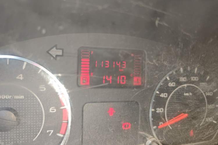 Used Wuling Hongguang V 2021 1.5L Jingqu Edition Enclosed-Window Vehicle LAR Odometer Close Up