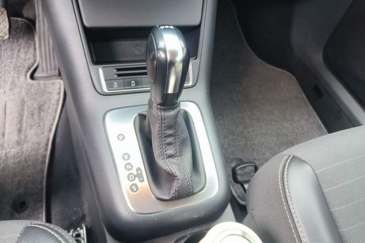 Used Volkswagen Tiguan 2016 280TSI Automatic Two-Wheel-Drive Silk Road Style Edition Gear Lever