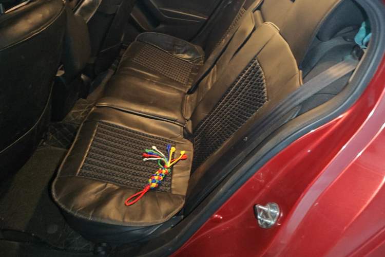 Used Mazda 3 Axela 2014 Sedan 1.5L Automatic Luxury Model
