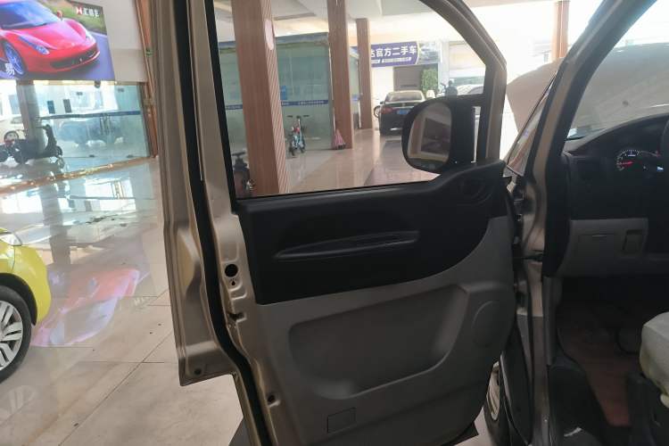 Used FORTHING Lingzhi 2018 M3 1.6L 7-Seater Comfort Model